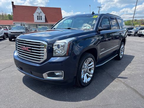 Used 2017 GMC Yukon SLT w/ Premium Edition AWD/4WD image 3
