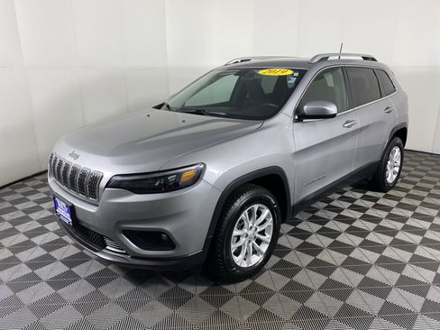 Used 2019 Jeep Cherokee Latitude w/ Popular Appearance Group AWD/4WD image 10