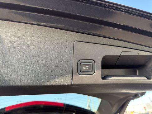 Certified 2022 Cadillac XT5 Premium Luxury image 30