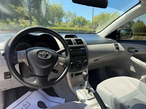 Used 2012 Toyota Corolla L FWD image 17