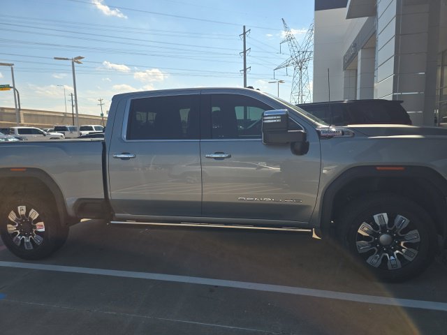 Used 2024 GMC Sierra 2500 Denali w/ Denali Reserve Package AWD/4WD image 3