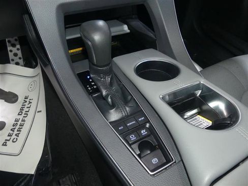 Used 2019 Toyota Avalon XSE image 39
