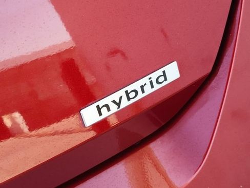 Used 2024 Hyundai Elantra Limited FWD image 9