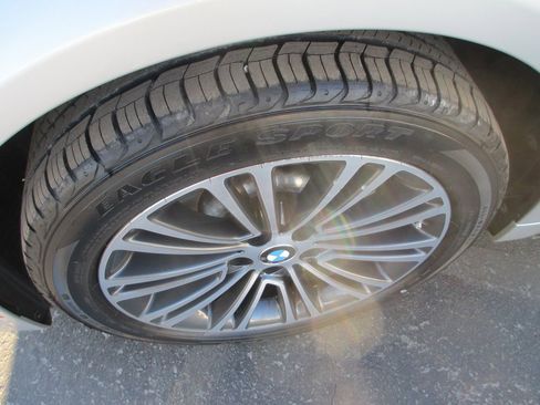 Used 2020 BMW 530i w/ Convenience Package image 10