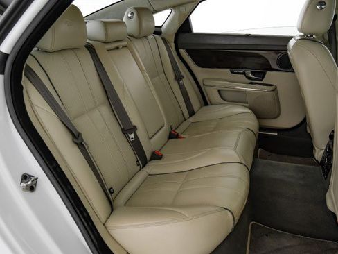 Used 2012 Jaguar XJ L image 34