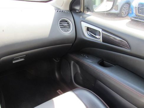 Used 2020 Nissan Pathfinder SL FWD image 22