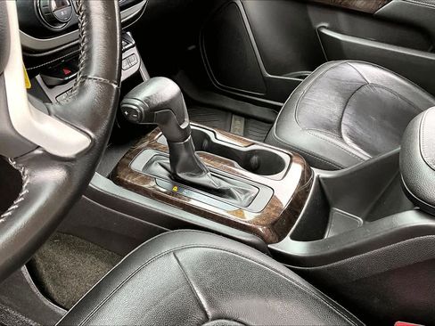 Used 2016 GMC Canyon SLT AWD/4WD image 16