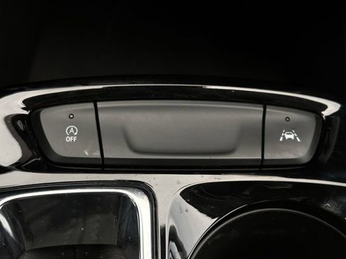 Used 2025 Chevrolet Trax LT image 23