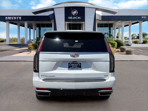 Used 2023 Cadillac Escalade ESV Premium Luxury w/ Performance Package AWD/4WD image 6