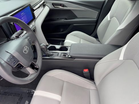 Certified 2025 Toyota Camry SE image 19