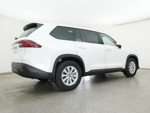 New 2026 Toyota Grand Highlander FWD image 25