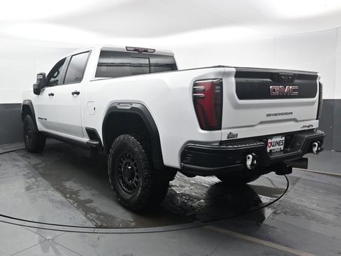 Used 2024 GMC Sierra 2500 AT4X w/ AT4X AEV Edition image 11