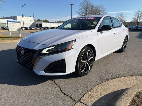 Used 2024 Nissan Altima 2.5 SR image 3