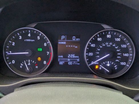 Used 2017 Hyundai Elantra SE FWD image 14