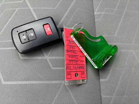 Used 2022 Toyota Tacoma TRD Off-Road image 29