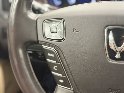 Used 2012 Hyundai Equus Signature RWD image 27