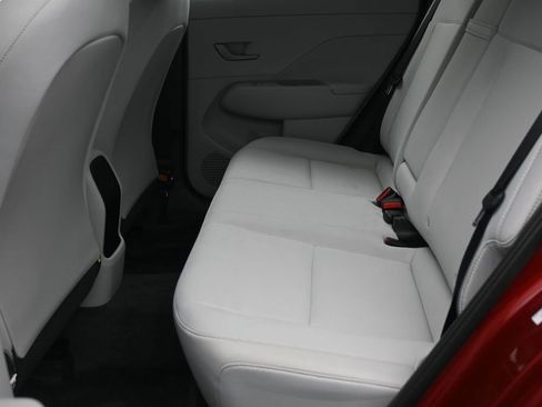 Used 2025 Hyundai Kona SE FWD image 13