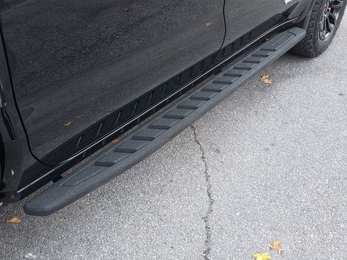 Used 2022 GMC Sierra 1500 AT4X image 44