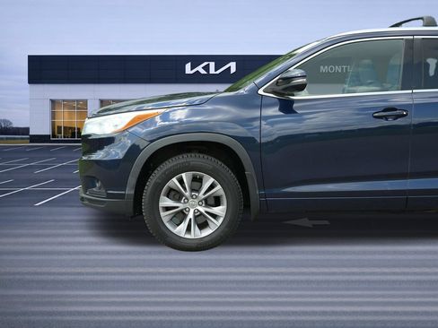 Used 2015 Toyota Highlander XLE AWD/4WD image 7