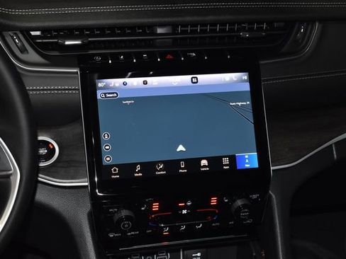 New 2025 Jeep Grand Cherokee Limited image 15