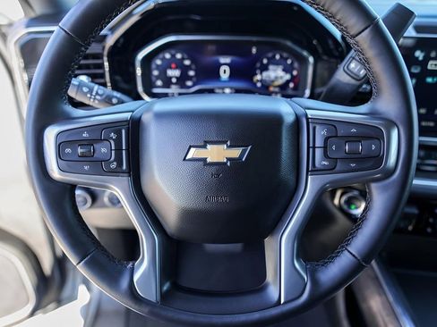 Used 2025 Chevrolet Silverado 2500 LTZ w/ LTZ Convenience Package AWD/4WD image 10