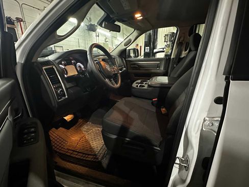 Used 2019 RAM 1500 Classic Warlock w/ Electronics Group image 4