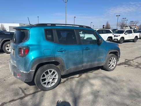 Used 2022 Jeep Renegade Latitude w/ Convenience Group image 2