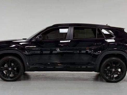 Used 2023 Volkswagen Atlas Cross Sport SEL R-Line image 2