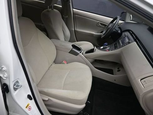 Used 2014 Toyota Prius Two FWD image 25