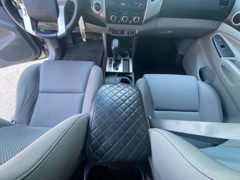 Used 2014 Toyota Tacoma 4x4 Double Cab w/ TRD Sport Package image 11