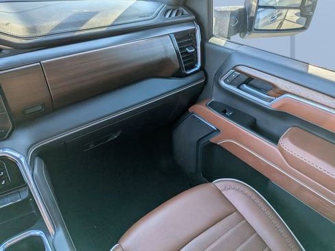 Used 2025 GMC Sierra 2500 Denali Ultimate AWD/4WD image 17