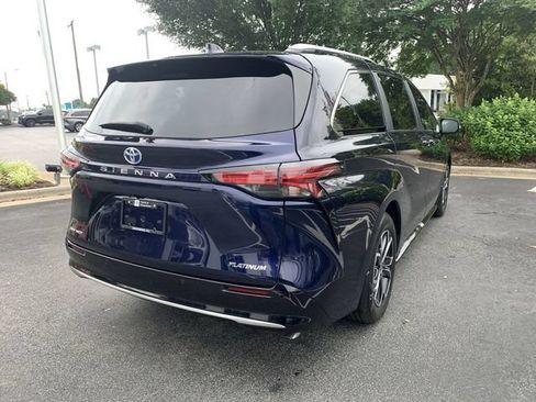 Certified 2025 Toyota Sienna Platinum AWD/4WD image 8