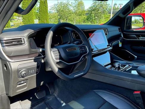 New 2024 Jeep Wagoneer L Base w/ Convenience Group I image 7