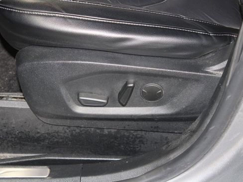 Used 2020 Ford Edge Titanium FWD image 16