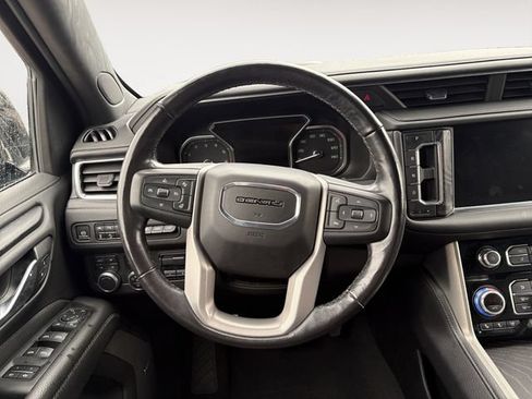 Used 2021 GMC Yukon Denali w/ Denali Premium Package AWD/4WD image 12