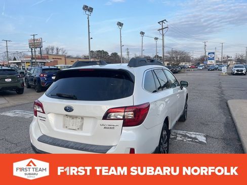 Used 2017 Subaru Outback 2.5i Limited image 4