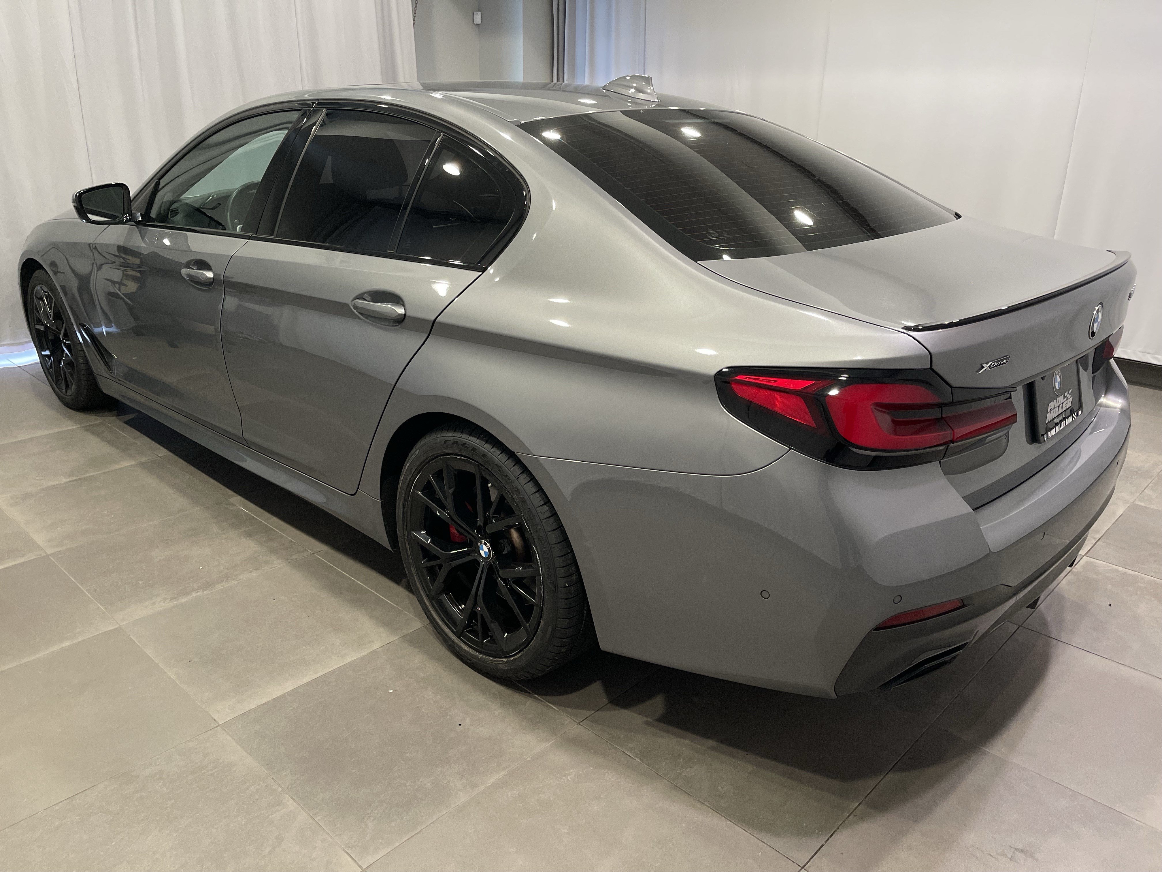 Certified 2023 BMW 530i xDrive w/ M Sport Package AWD/4WD image 4