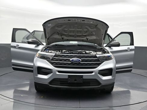 Used 2020 Ford Explorer XLT image 38