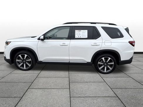 Used 2025 Honda Pilot Elite image 2