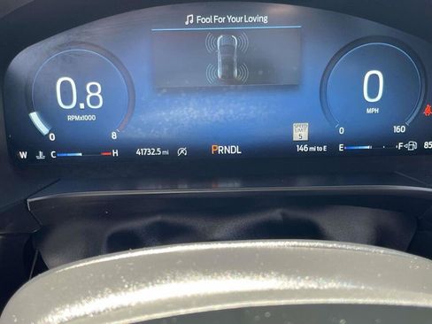 Used 2024 Ford Escape Platinum AWD/4WD image 3