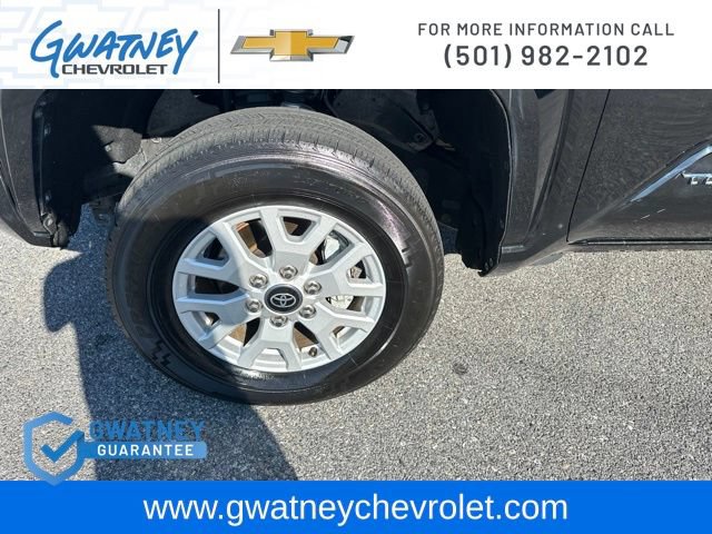 Used 2024 Toyota Tacoma SR5 AWD/4WD image 9
