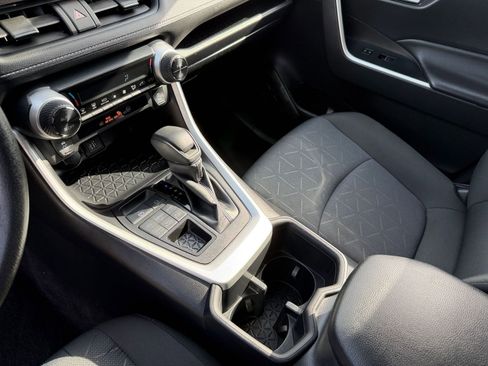 Used 2025 Toyota RAV4 XLE image 42