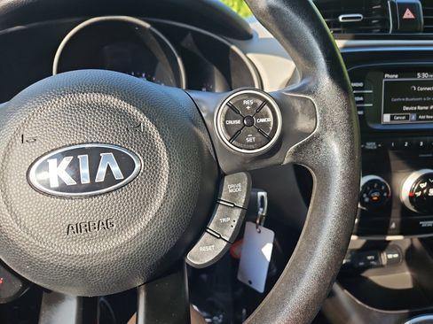 Used 2018 Kia Soul FWD image 19