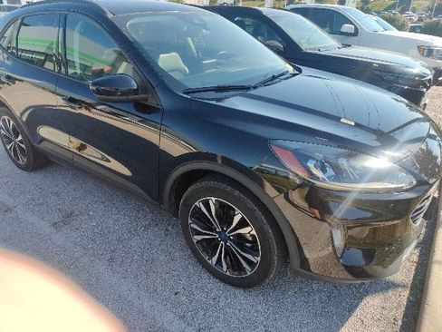 Used 2022 Ford Escape SEL w/ SEL Stealth AWD Package image 18