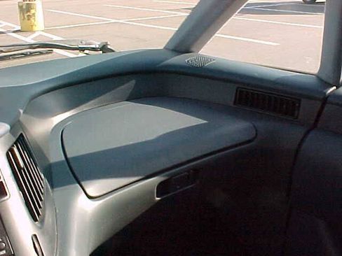 Used 1991 Toyota Previa LE RWD image 22