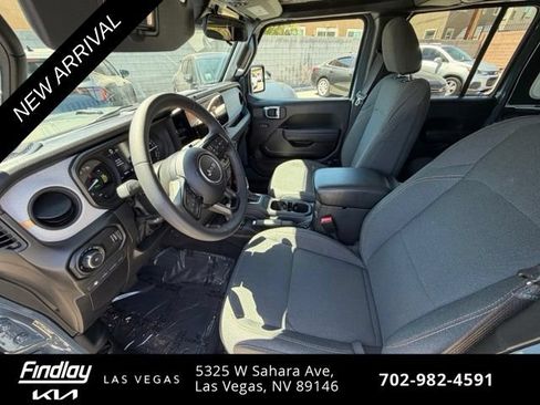 Used 2024 Jeep Wrangler Unlimited w/ Technology Group AWD/4WD image 10