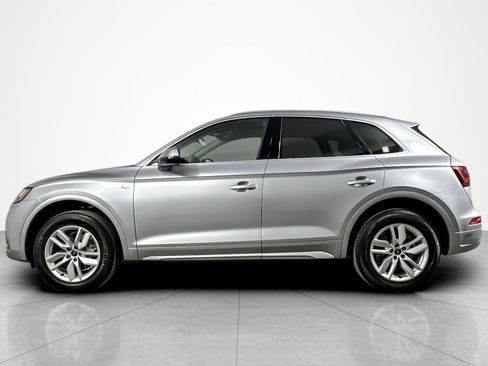 Used 2023 Audi Q5 2.0T Premium w/ Convenience Package AWD/4WD image 2