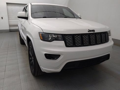 Used 2019 Jeep Grand Cherokee Altitude RWD image 13