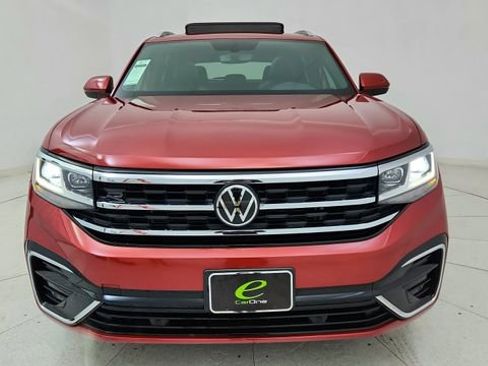 Used 2021 Volkswagen Atlas Cross Sport SE w/ Panoramic Sunroof Package image 13
