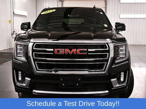 Used 2024 GMC Yukon XL SLT w/ SLT Luxury Package AWD/4WD image 2